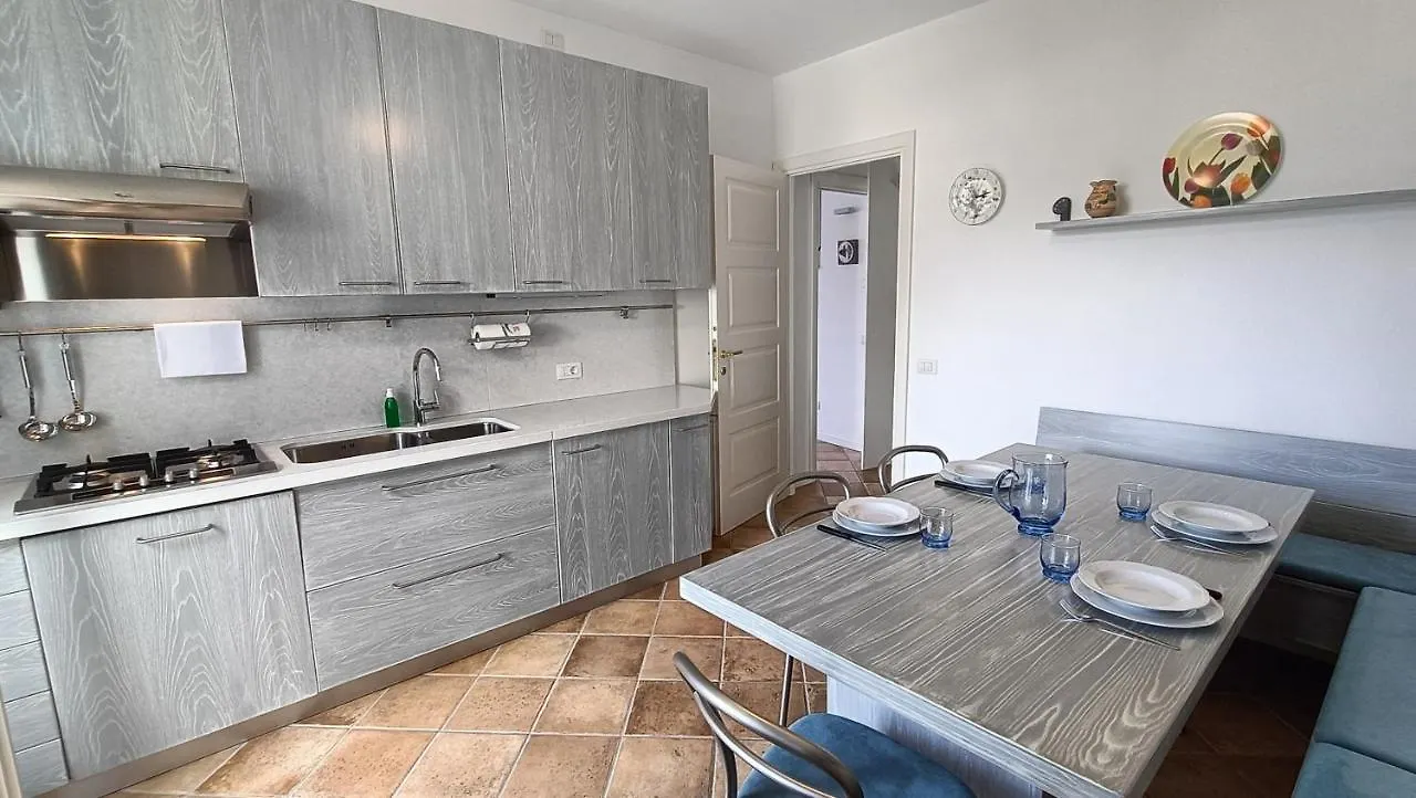 Apartment With Balcony, Lake View, Garage Domaso - Larihome A32