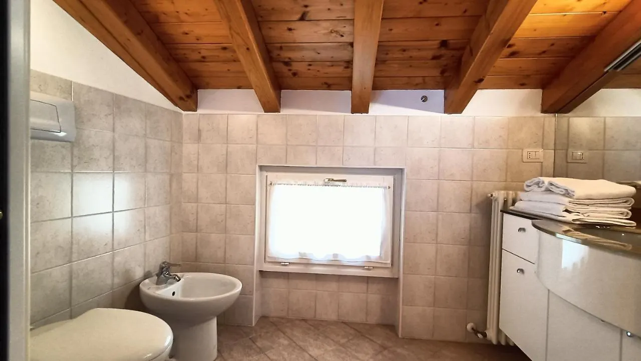 Apartment With Balcony, Lake View, Garage Domaso - Larihome A32 Italy